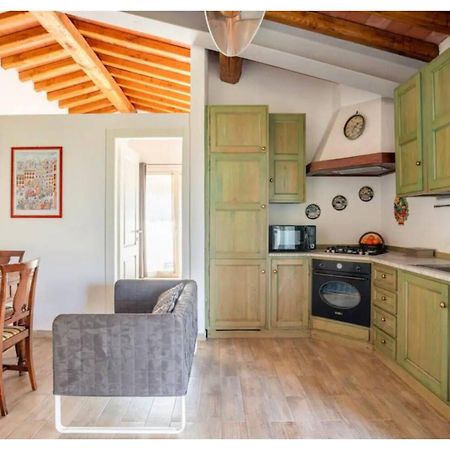 Cozy Tuscany Apartment With View เปสเชีย ภายนอก รูปภาพ