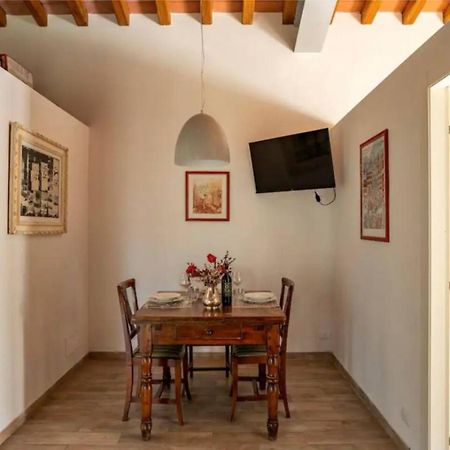 Cozy Tuscany Apartment With View เปสเชีย ภายนอก รูปภาพ