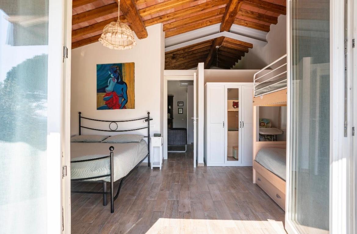 Cozy Tuscany Apartment With View เปสเชีย ภายนอก รูปภาพ