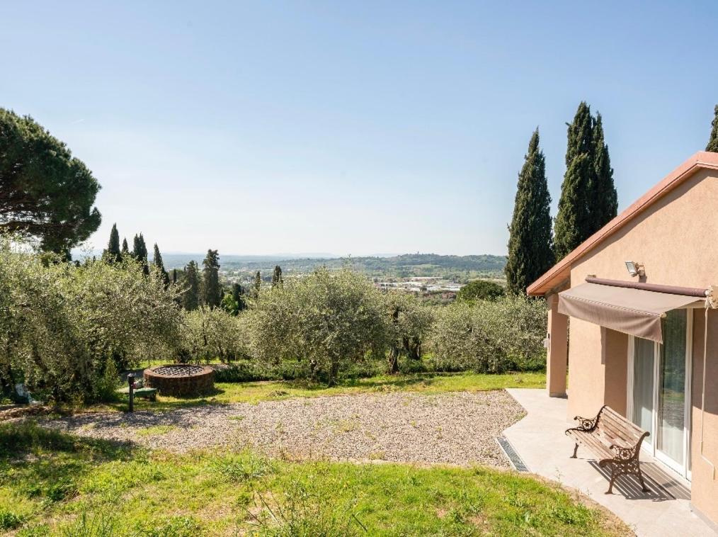 Cozy Tuscany Apartment With View เปสเชีย ภายนอก รูปภาพ