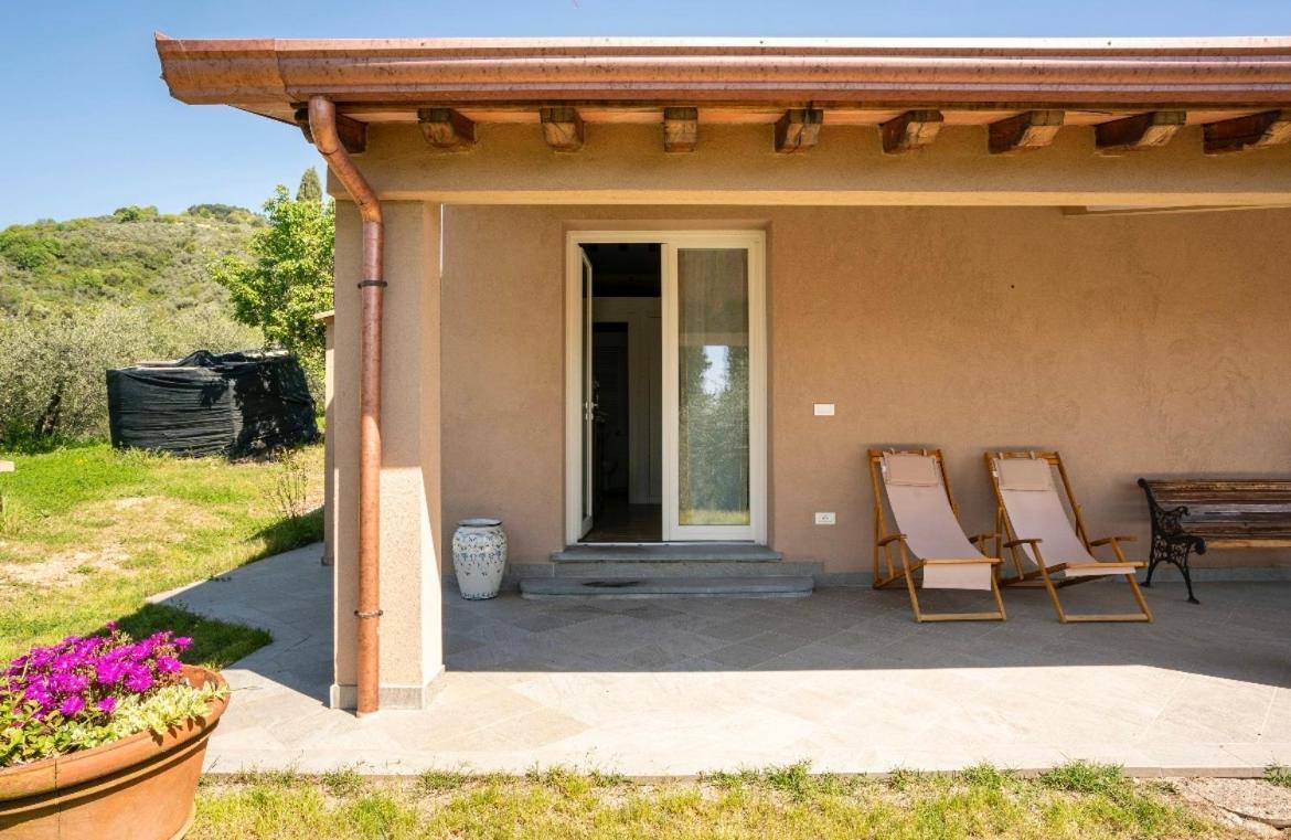 Cozy Tuscany Apartment With View เปสเชีย ภายนอก รูปภาพ