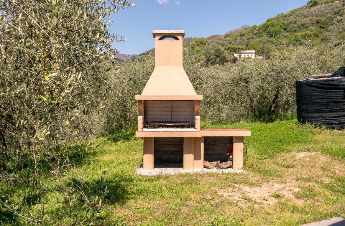 Cozy Tuscany Apartment With View เปสเชีย ภายนอก รูปภาพ