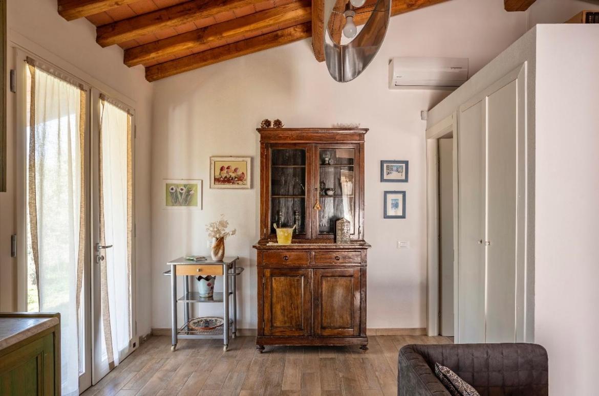 Cozy Tuscany Apartment With View เปสเชีย ภายนอก รูปภาพ