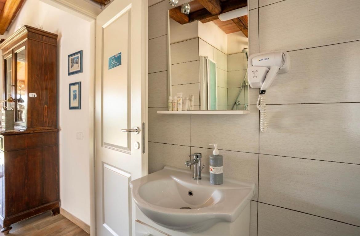 Cozy Tuscany Apartment With View เปสเชีย ภายนอก รูปภาพ
